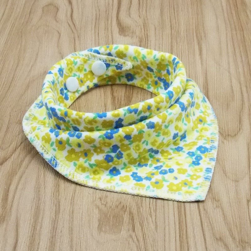 Cat and dog triangle scarf
