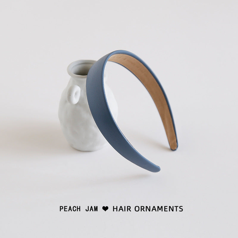 Vintage wide-brimmed leather headband