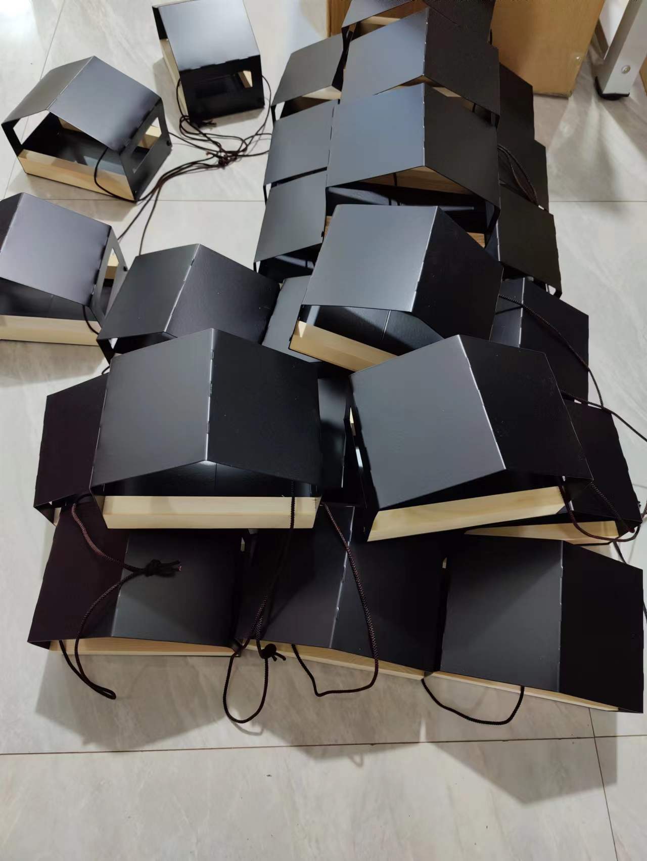 Outdoor Gardening Garden Decoration Hanging Bird Feeder