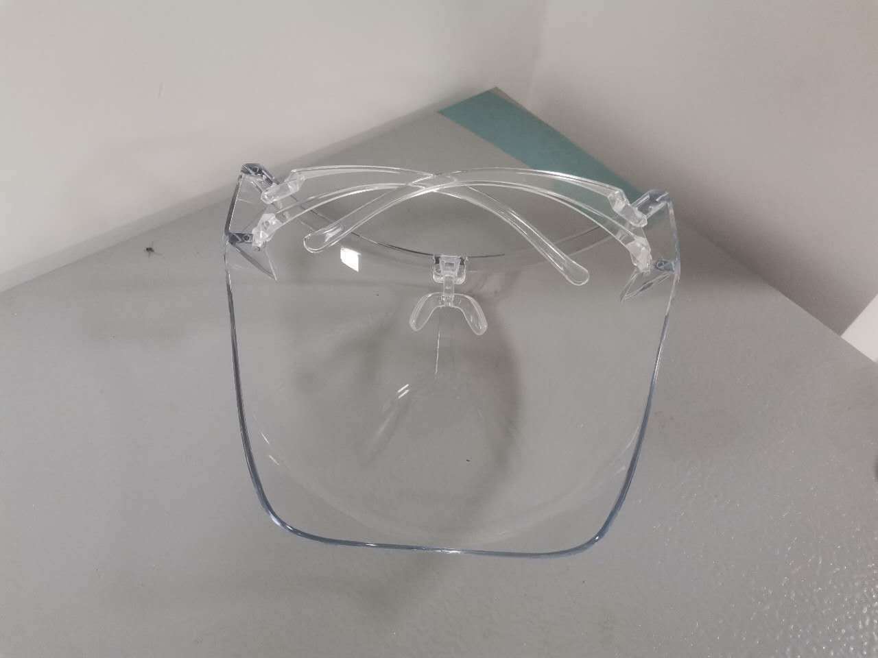 Large-Area Anti-Fogging And Anti-Foaming Mask