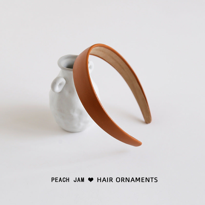 Vintage wide-brimmed leather headband