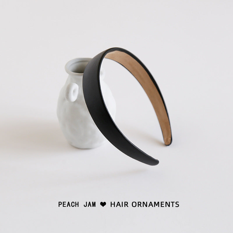 Vintage wide-brimmed leather headband