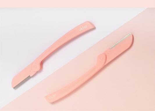 Women's folding eyebrow trimmer
